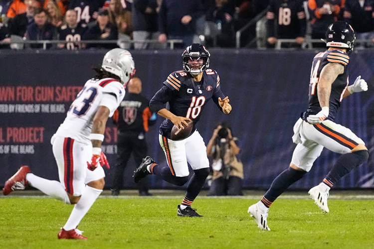Caleb Williams throws 2 TD passes as the Bears beat Drake Maye and the Patriots 30-24